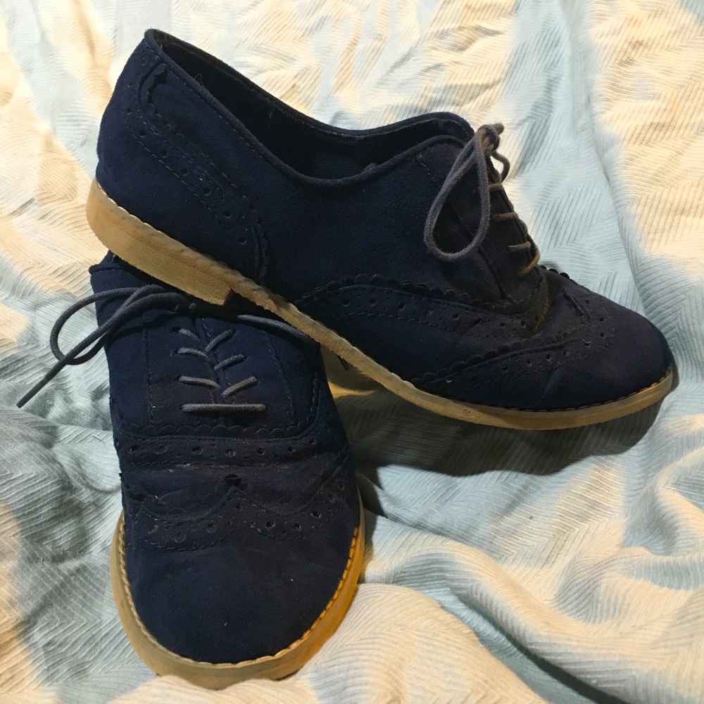 Navy blue Oxford shoes